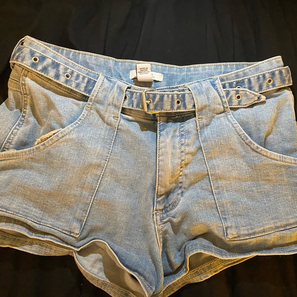 Forever 21 belted mini shorts